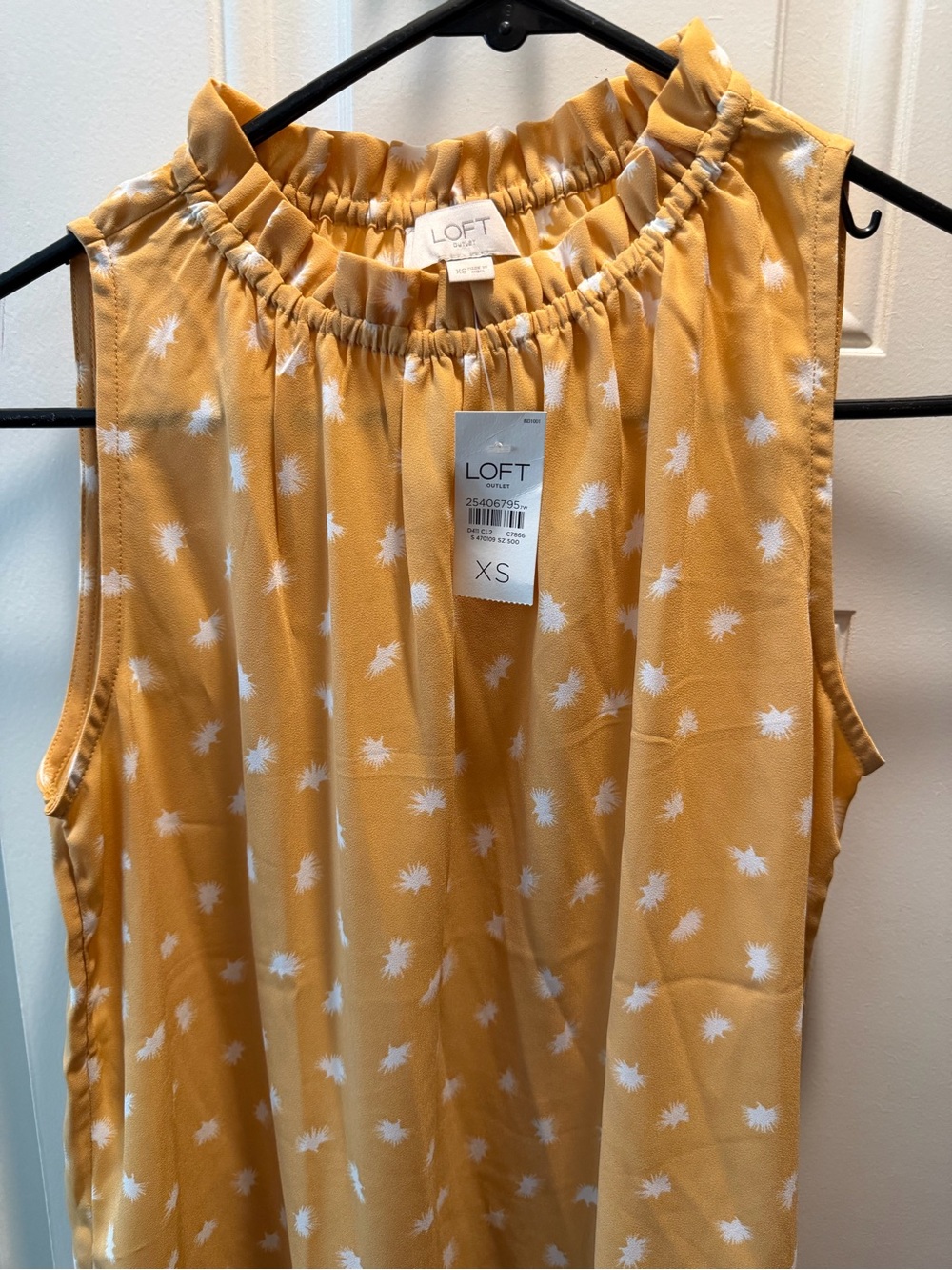 LOFT Yellow Sleeveless Ruffle-Neck Printed Camisole - XS